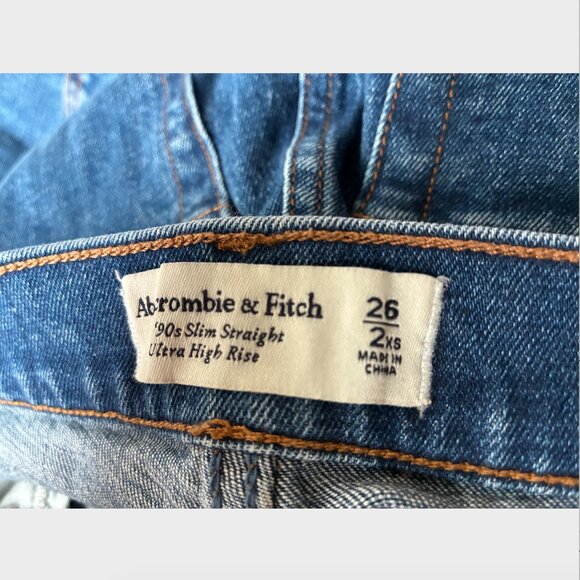 Abercrombie & Fitch Petite '90s Slim Straight Ultra Rise Jeans-Extra Short 26/2 - Picture 5 of 7